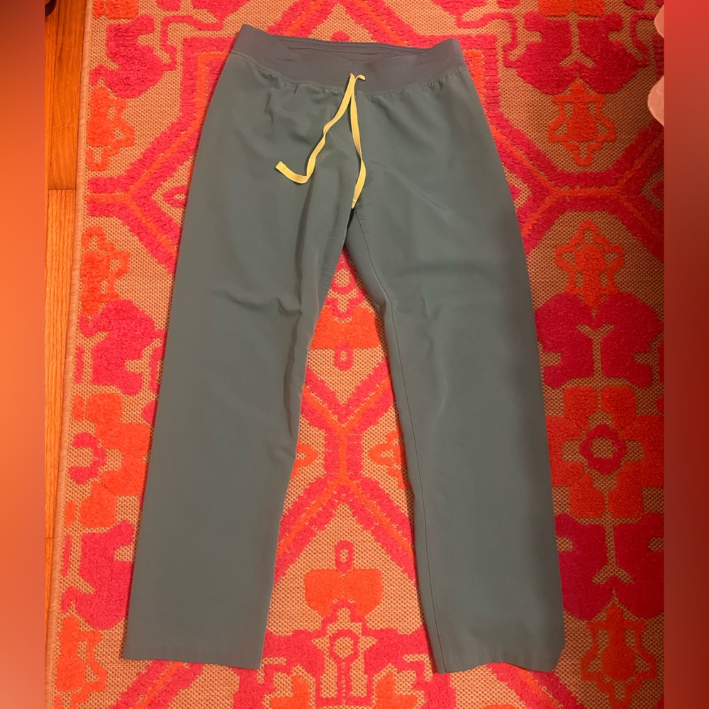 Figs scrubs Livingston size M - teal color